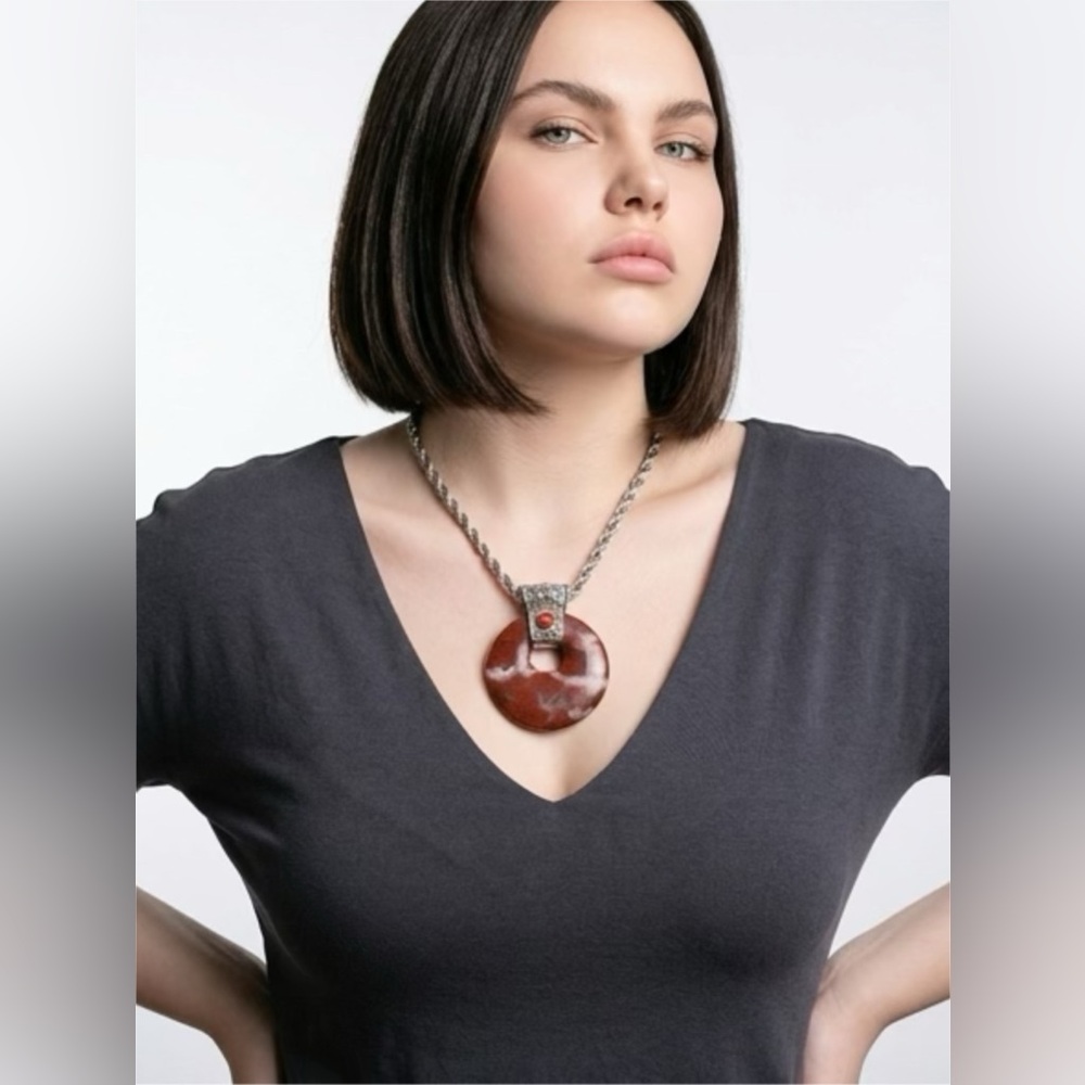 GEMSTONE DONUT NECKLACE SILVER TONE